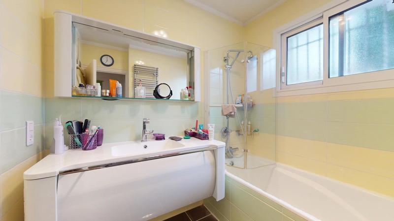 Maison - 137 m² - 6 pièces