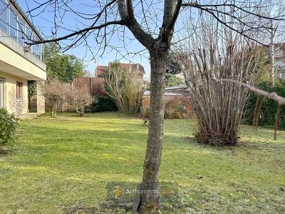 Maison - 236 m² - 11 pièces