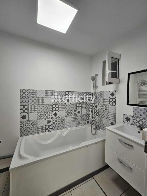 Maison - 85 m² - 6 pièces