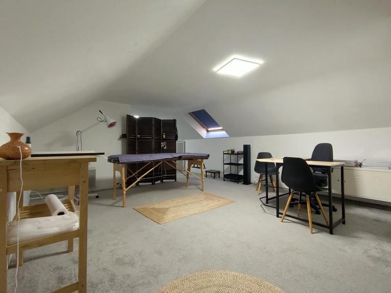 Maison - 216 m² - 10 pièces