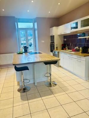 Maison - 176 m² - 6 pièces