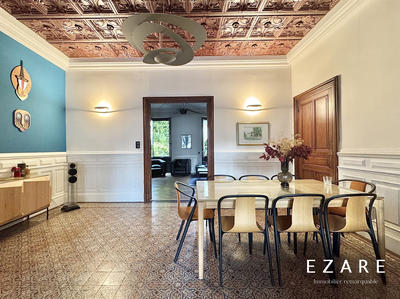 Maison - 352 m² - 12 pièces