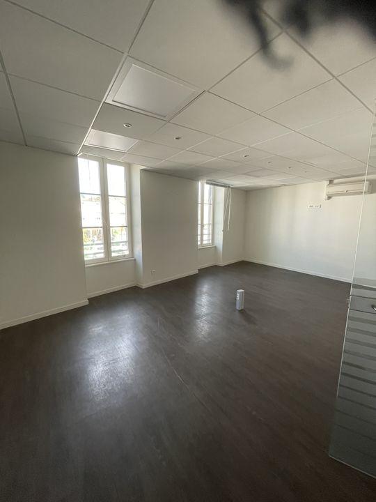 Immeuble - 235 m² - 14 pièces