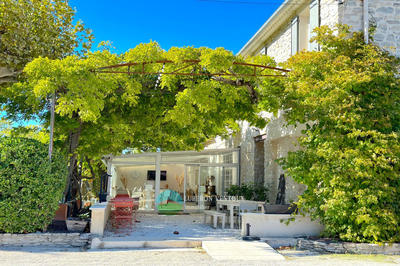 Propriété - 408 m² - 15 pièces