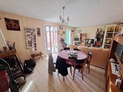 Maison - 93 m² - 6 pièces