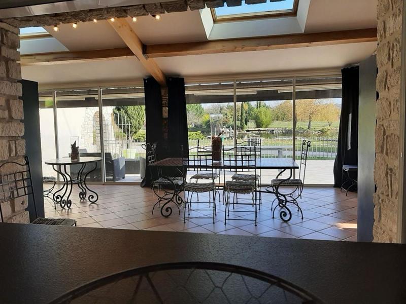 Propriété - 460 m² - 11 pièces