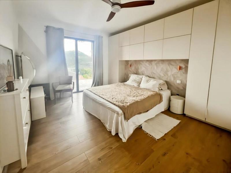 Appartement - 100 m² - 3 pièces