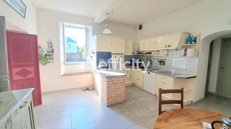 Maison en pierre - 152 m² - 7 pièces