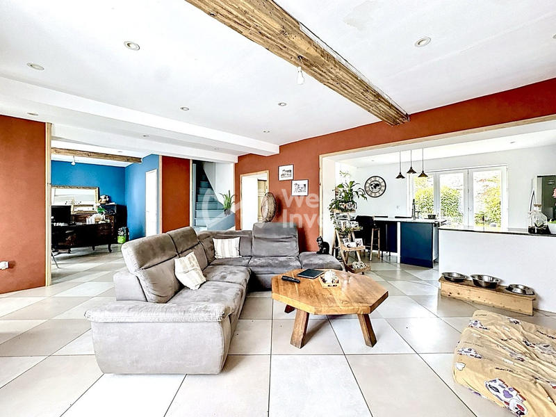 Maison traditionnelle - 151 m² - 6 pièces