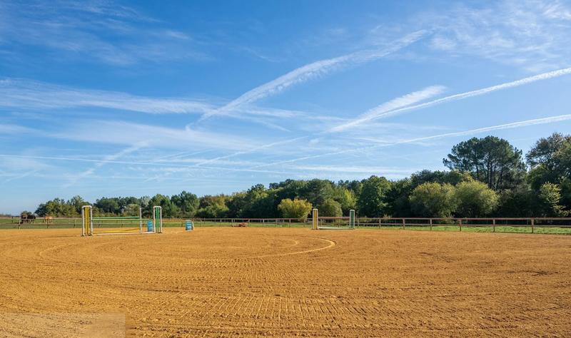 Maison - 260 m² - 6 pièces