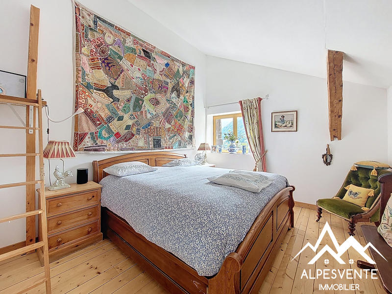 Maison - 249 m² - 9 pièces