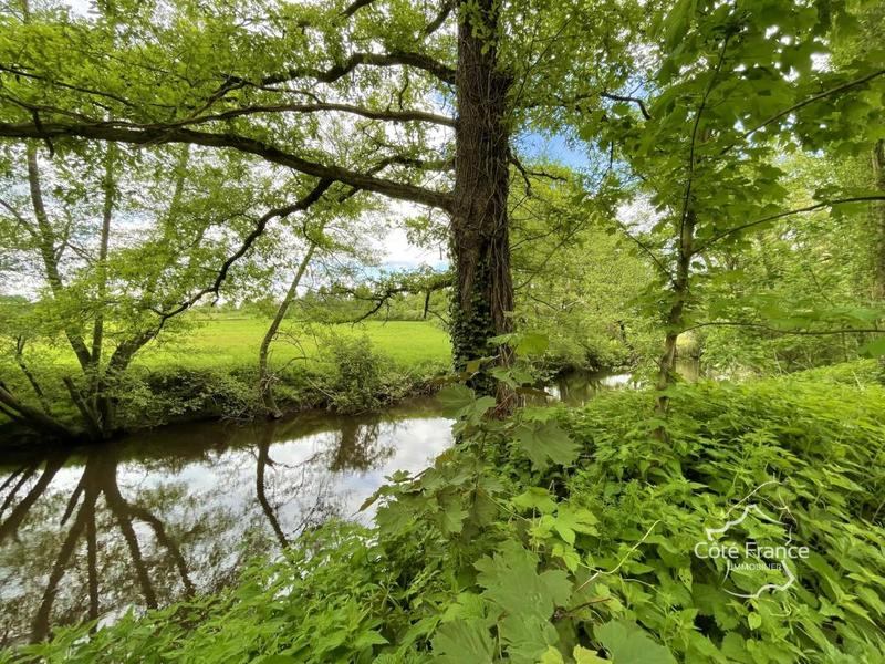 Fonds de commerce - Local commercial - 900 m²