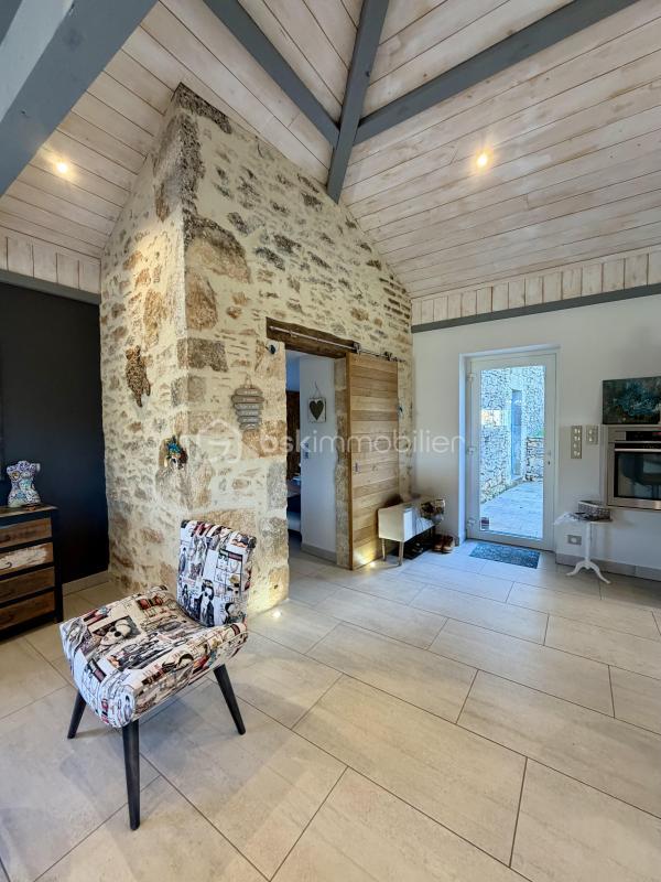 Propriété - 210 m² - 7 pièces