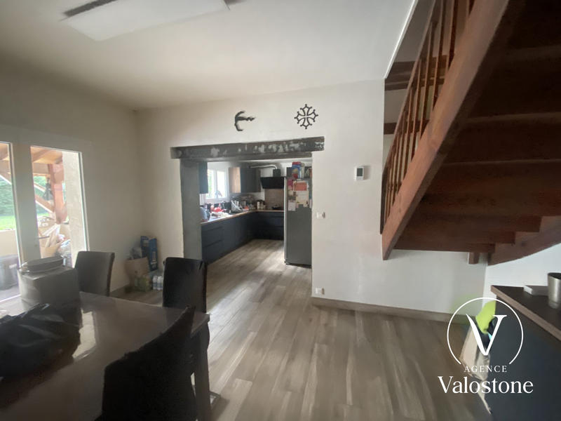 Maison - 181 m² - 8 pièces