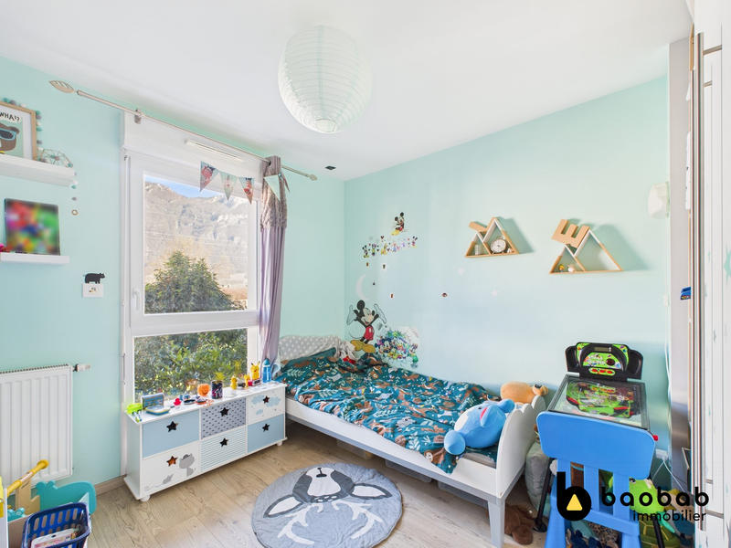 Appartement - 90 m² - 4 pièces