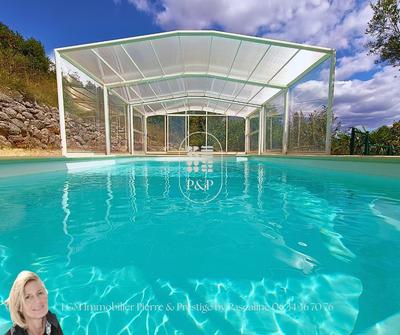 Maison - 202 m² - 6 pièces