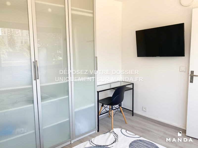 Chambre - 12 m² - 5 pièces