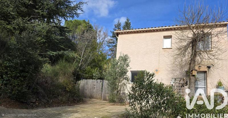 Maison - 99 m² - 5 pièces