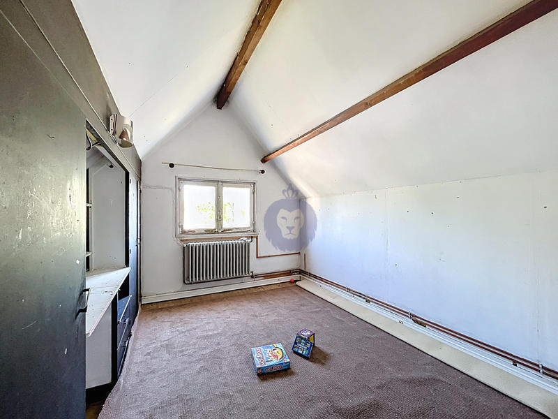 Maison - 216 m² - 8 pièces