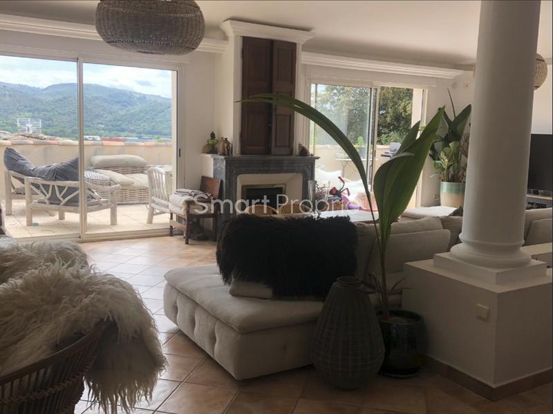 Propriété - 316 m² - 9 pièces