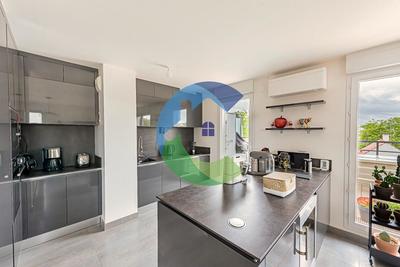 Appartement - 80 m² - 4 pièces