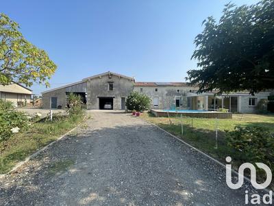 Maison - 284 m² - 9 pièces