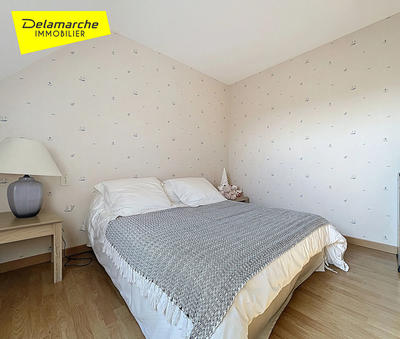 Maison - 242 m² - 9 pièces