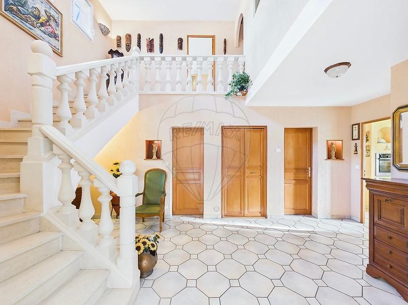 Villa - 177 m² - 6 pièces