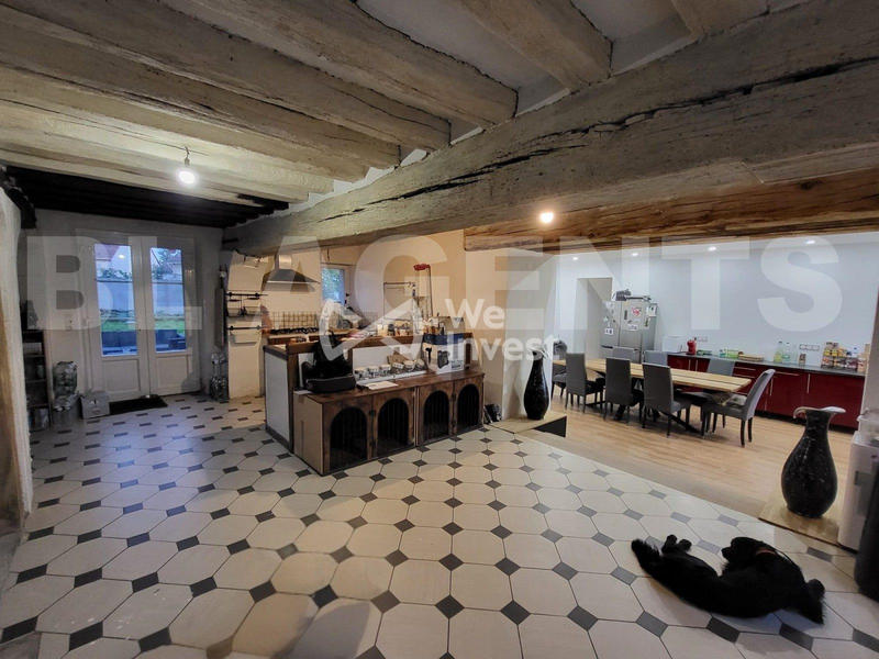 Maison - 308 m² - 14 pièces