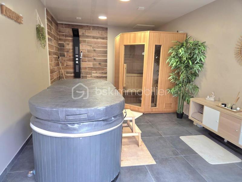 Maison - 170 m² - 6 pièces