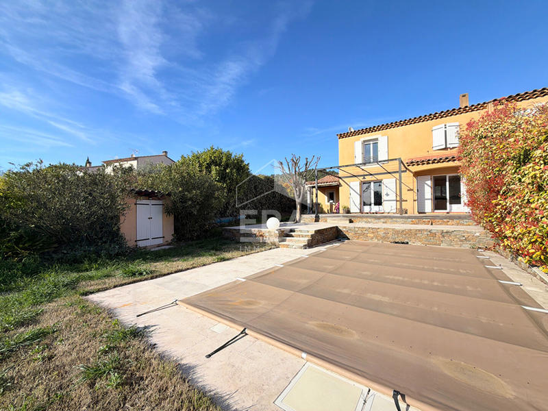 Maison - 93 m² - 4 pièces