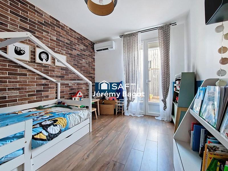 Maison - 99 m² - 5 pièces