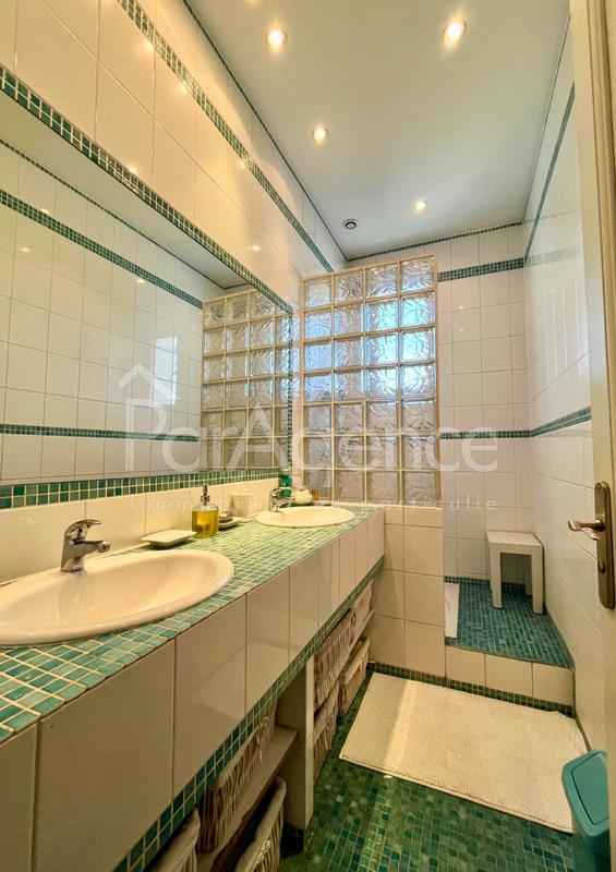 Maison - 157 m² - 6 pièces