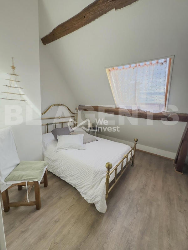 Maison - 220 m² - 9 pièces