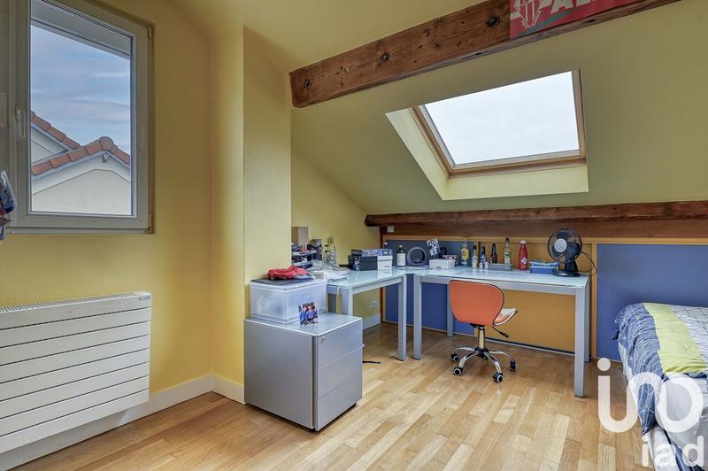 Maison - 218 m² - 9 pièces