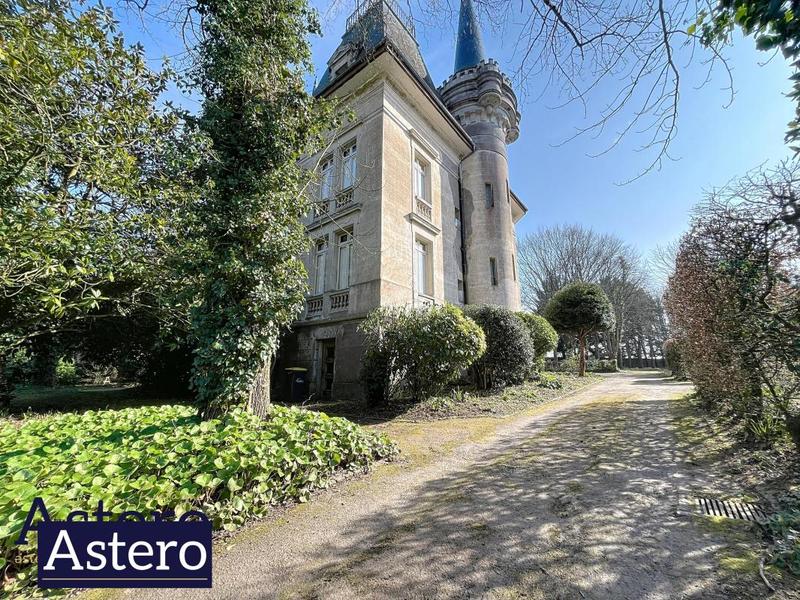 Maison bourgeoise - 290 m² - 9 pièces