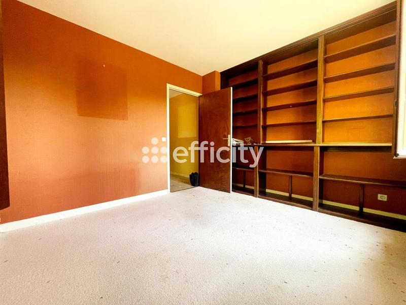 Maison - 225 m² - 7 pièces