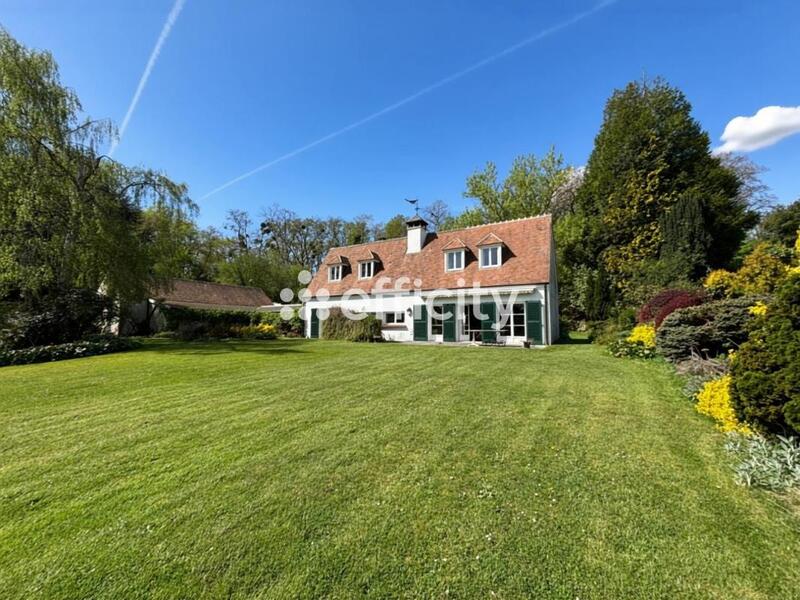 Maison - 210 m² - 8 pièces