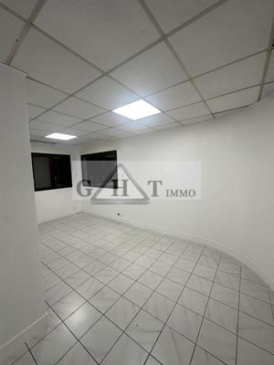 Local commercial - 300 m²