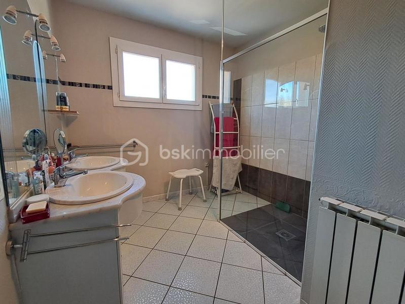 Maison traditionnelle - 140 m² - 4 pièces