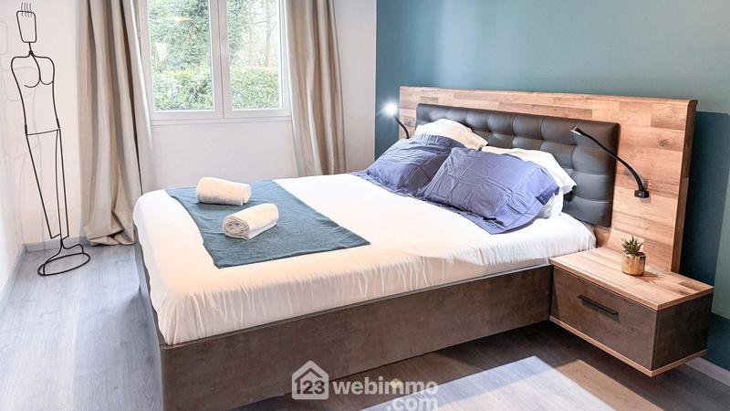 Maison - 180 m² - 9 pièces