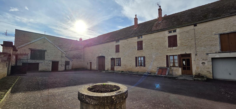 Maison ancienne - 180 m² - 7 pièces