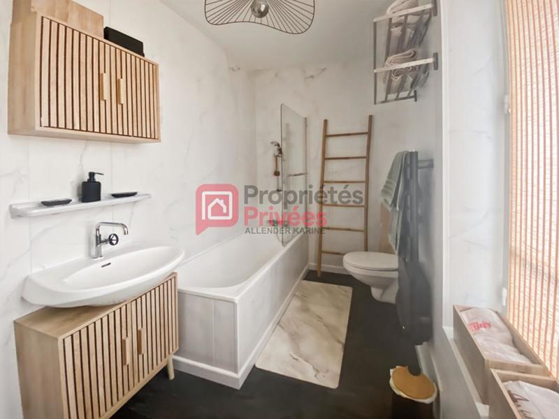 Maison - 165 m² - 9 pièces