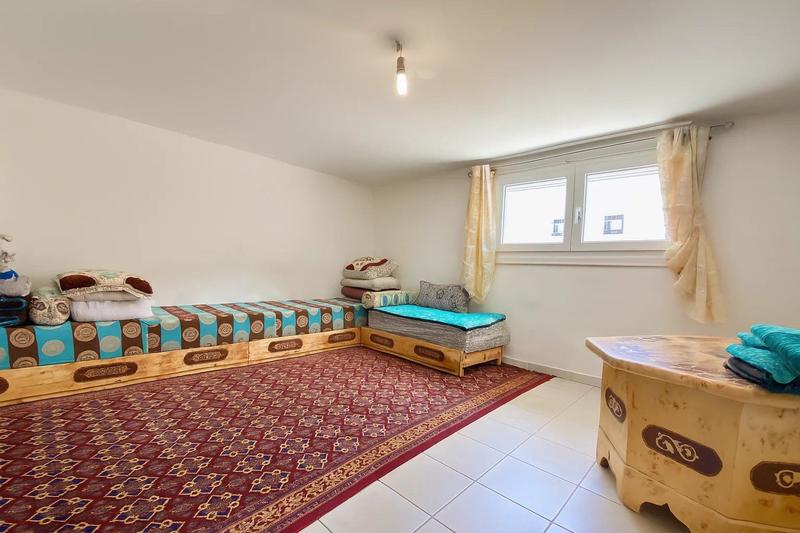 Maison - 161 m² - 9 pièces