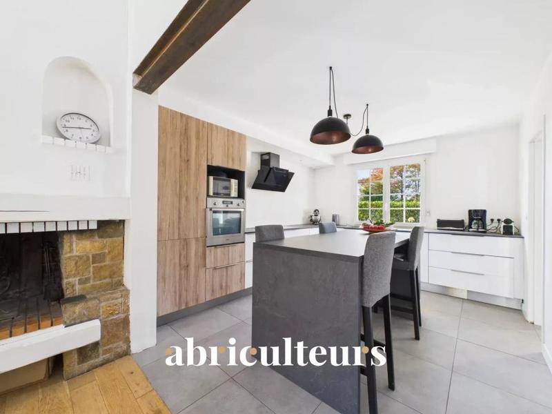 Maison - 172 m² - 7 pièces