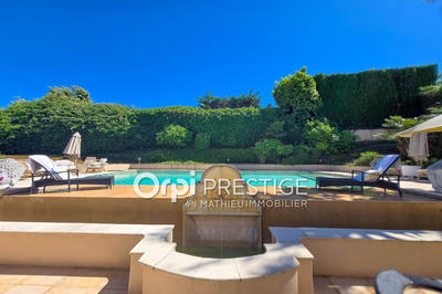 Villa - 329 m² - 12 pièces