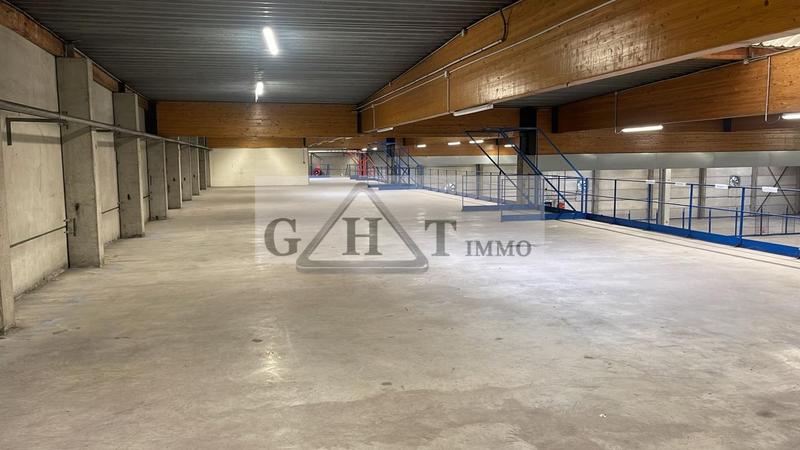 Entrepôt - 5 023 m²