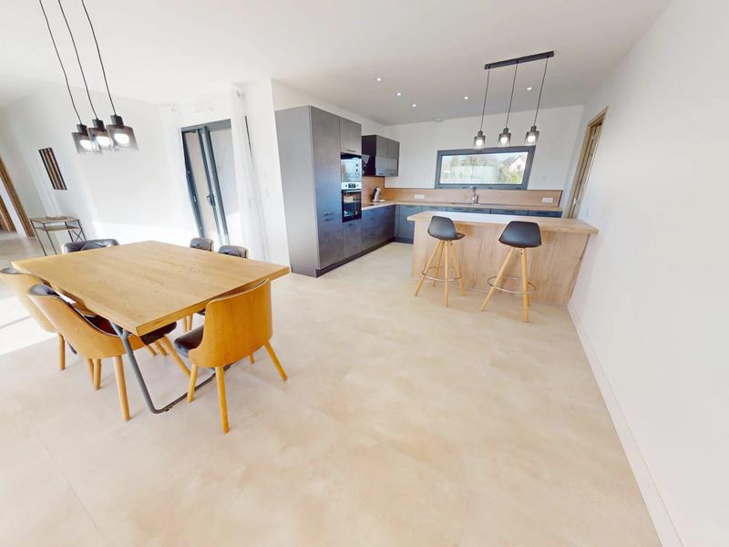 Maison - 146 m² - 6 pièces