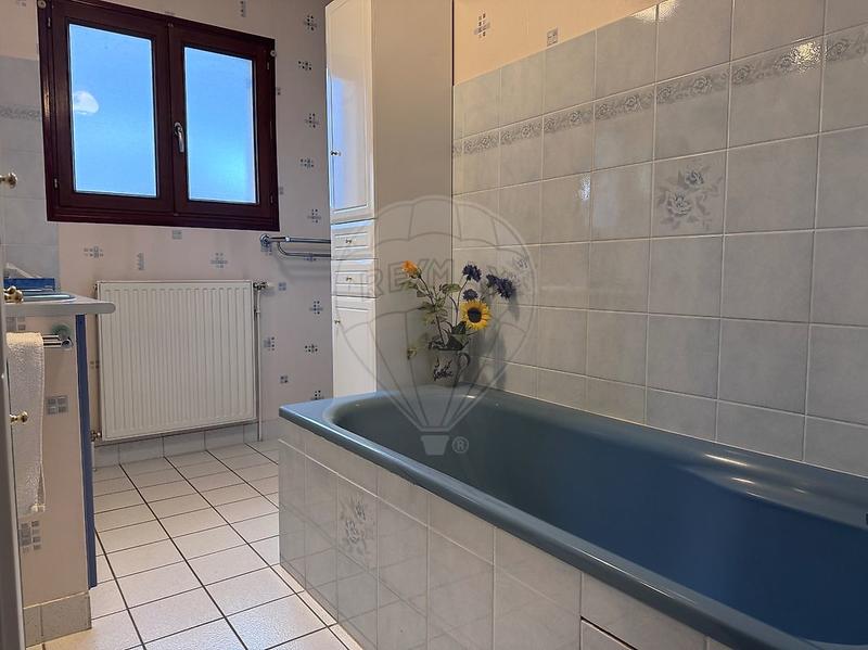 Maison - 183 m² - 8 pièces