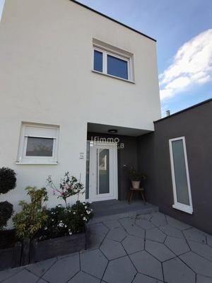 Maison - 102 m² - 5 pièces